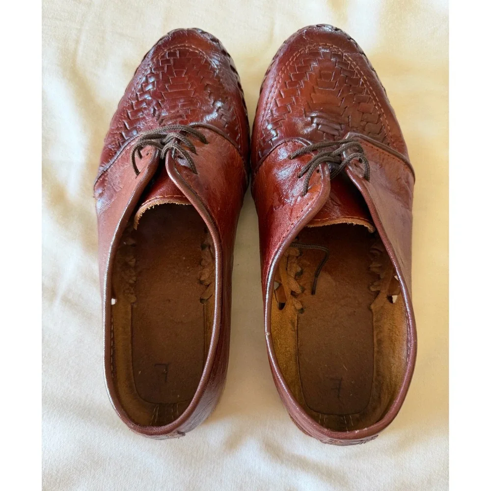 Unbranded handcrafted leather